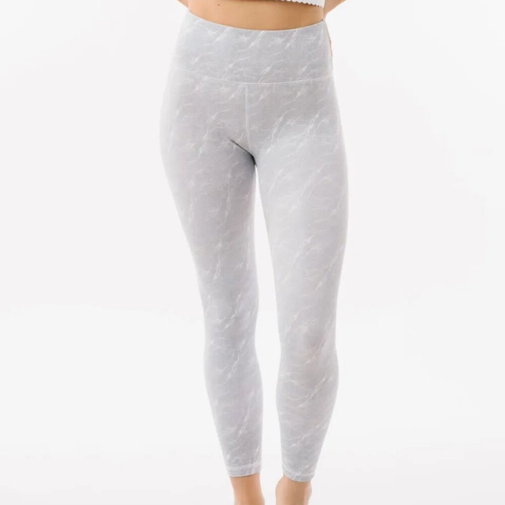 New with tags! ZYIA Michelangelo Marble Light n tight 7/8 leggings Size 6-8